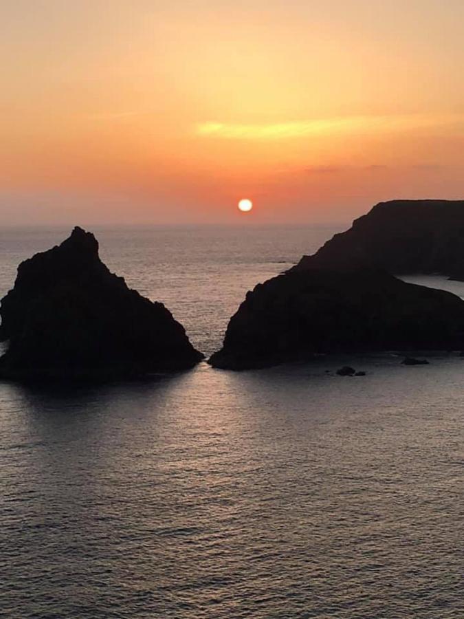 Wellspring Cottage Nr Kynance Cove ลิซาร์ด ภายนอก รูปภาพ